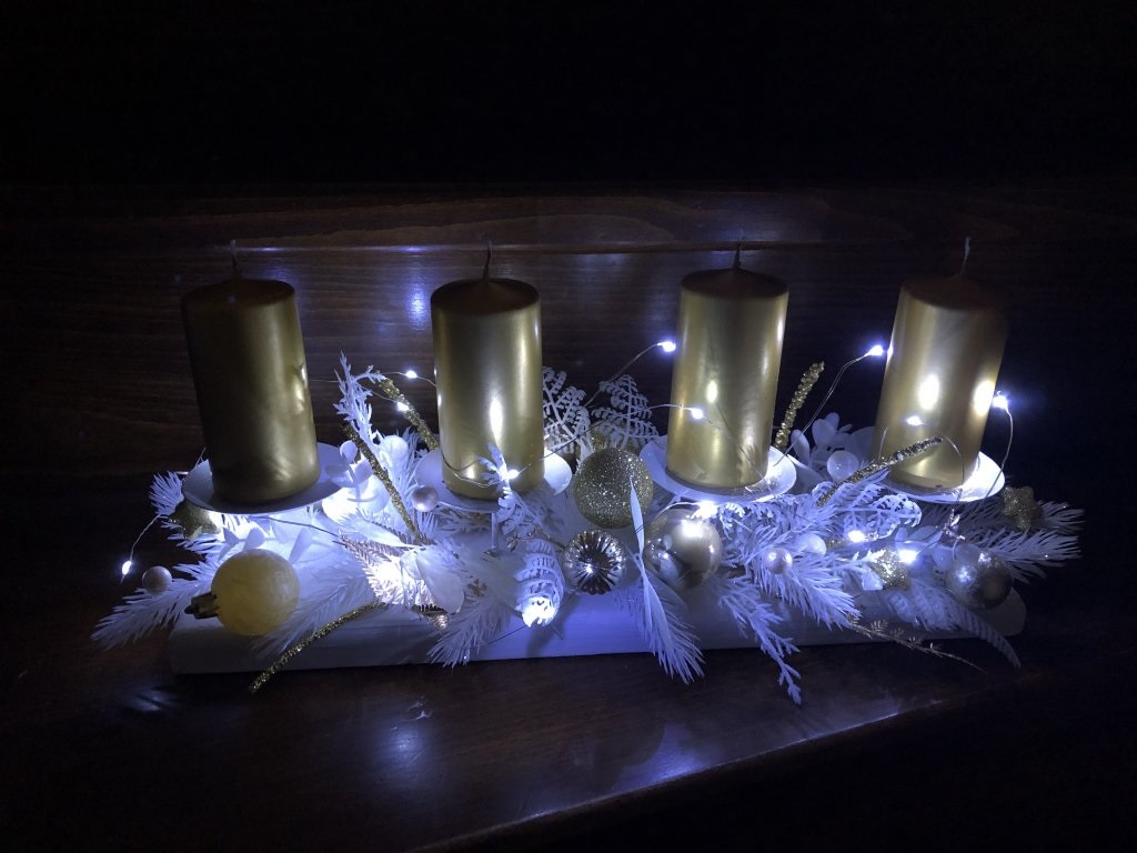 Adventní svícen zlatý
